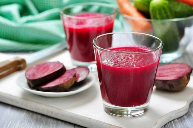 Beet smoothie for lunch on a weight loss diet. 