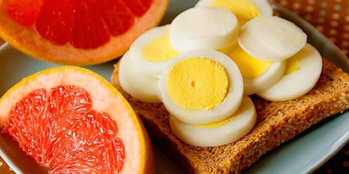 citrus fruits and boiled eggs for the Maggi diet