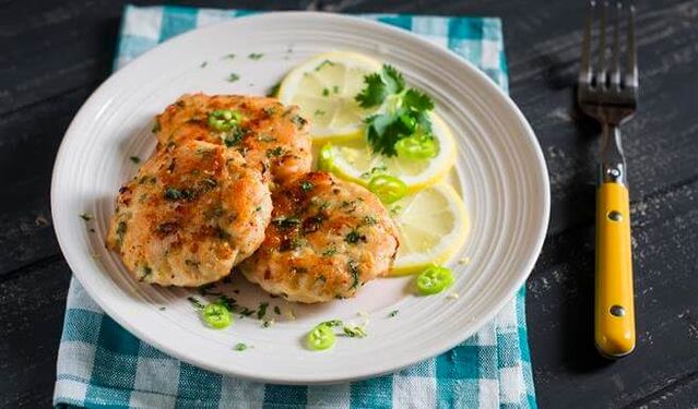 Diet cutlets will relieve hunger on a low-carb diet